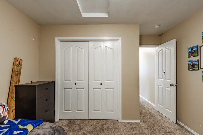 Building Photo - Modern and Updated 3bd/2b Home for Rent in...