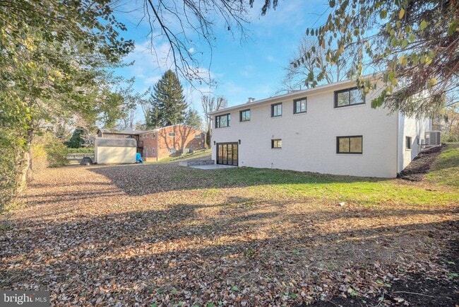 Building Photo - 6810 Weaver Ave