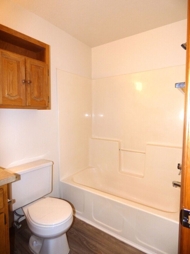 Building Photo - Rent Special: 1/2 Off August's Rent!! 3 bed 2 bath House in South Salem!
