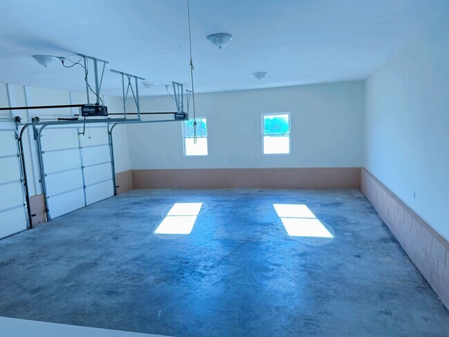 Building Photo - 315 E Millers Cove Rd