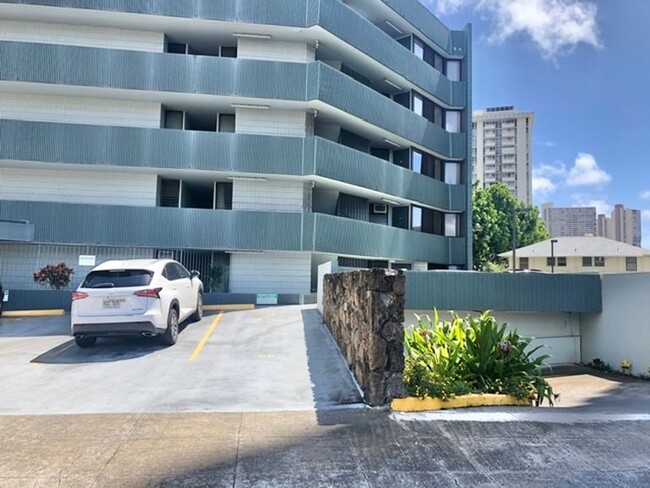 Building Photo - New carpet, freshly painted, 2 bedroom, 2 ...