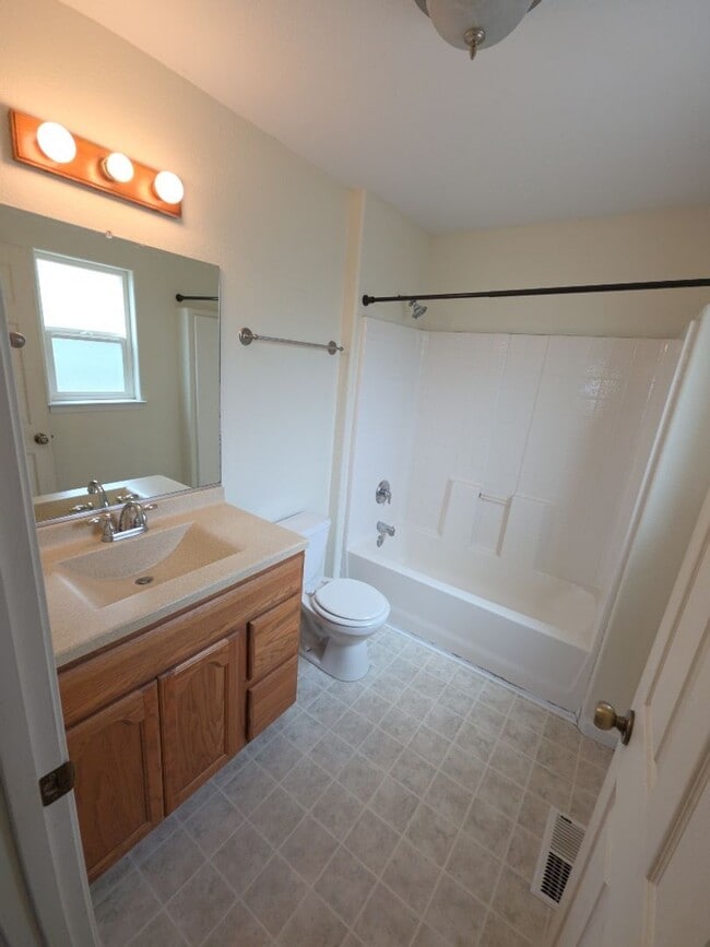 Building Photo - Charming 2-bedroom, 2-bathroom home in Nice