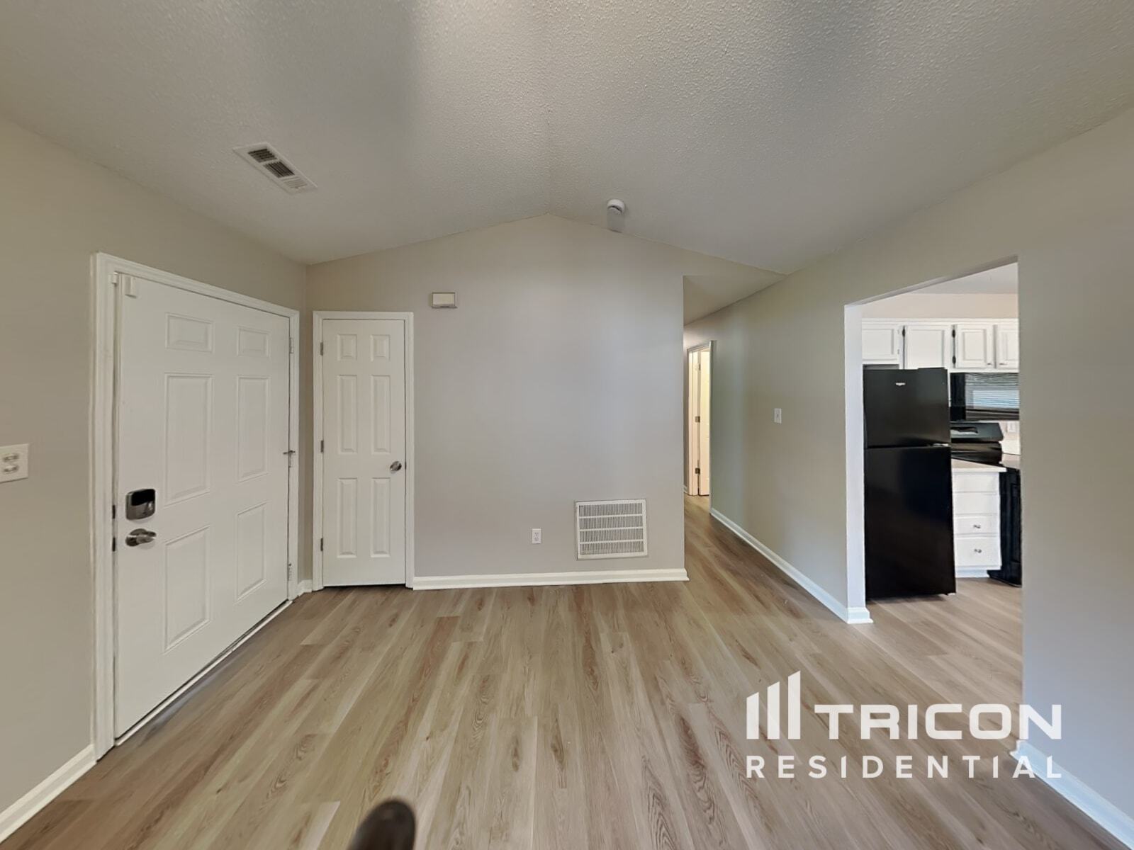 Building Photo - 6631 Flat Rock Dr