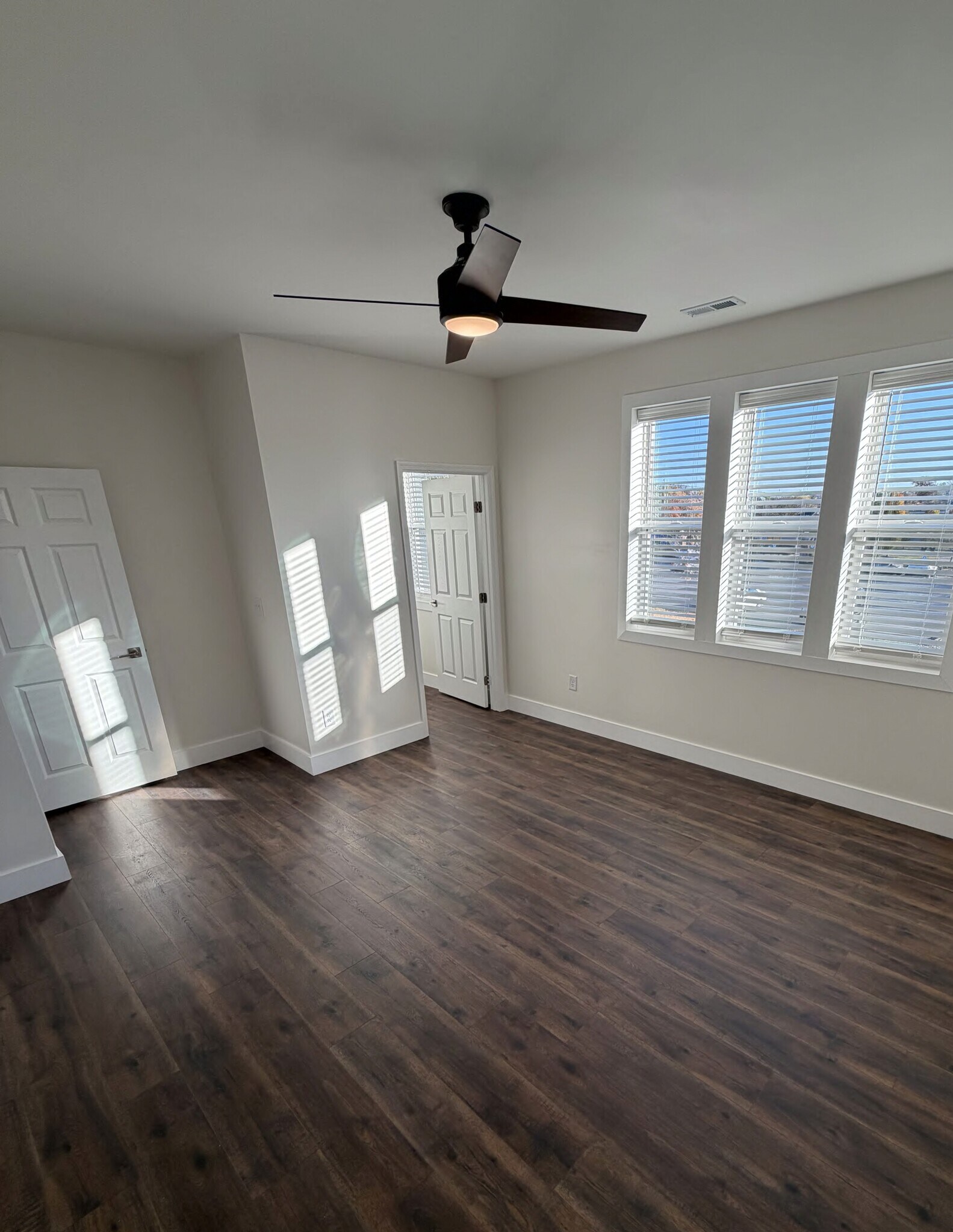 Building Photo - 1409 Woodbine Ave