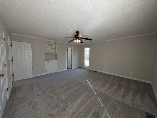 Building Photo - Gorgeous Brick 4 bedroom, 4 bathroom home located in the Farmwood community in Minthill!