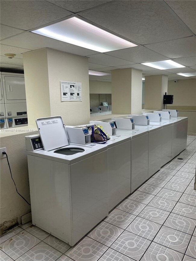 Building Photo - 1805 Sans Souci Blvd