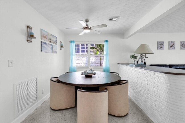 Building Photo - 505 N Ocean Blvd