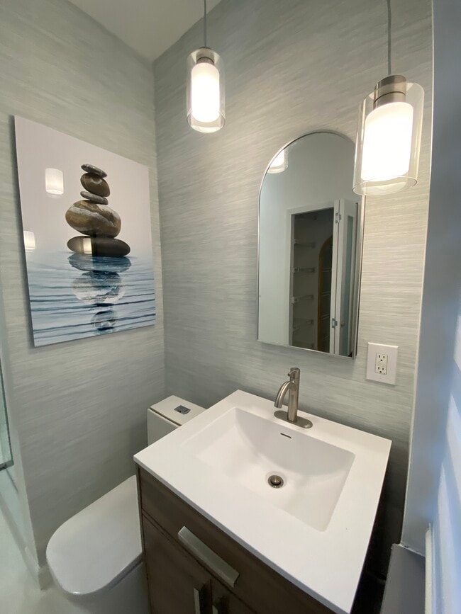 New Modern Bathrorom - 2506 Formosa Ave