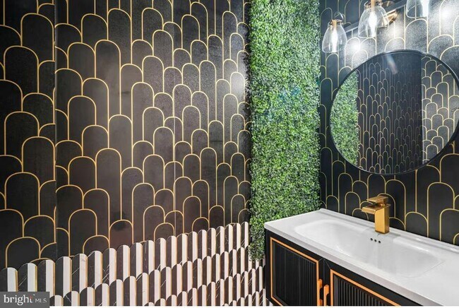 Building Photo - 1120 S 26th St