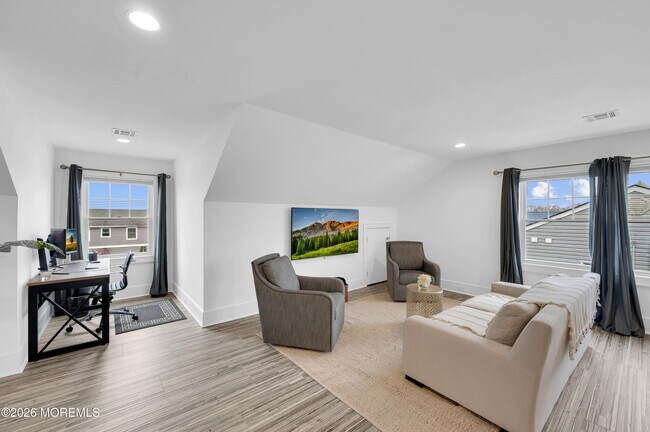 Building Photo - 18 Culebra Ave