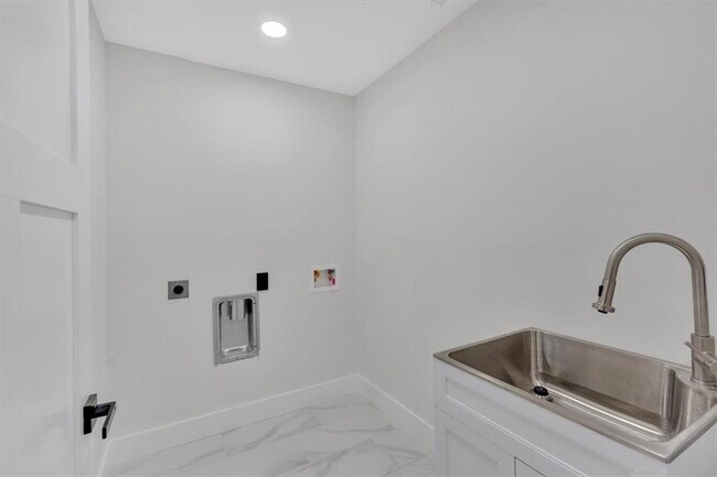 Building Photo - 5070 Alabama Rd