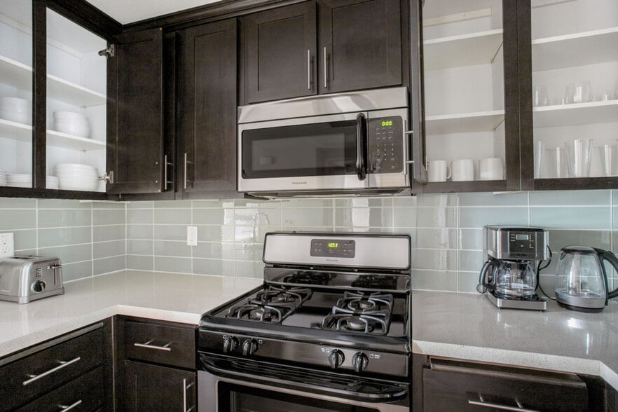 Building Photo - 66 Avenue A