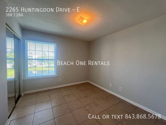 Building Photo - 2265 Huntingdon Dr
