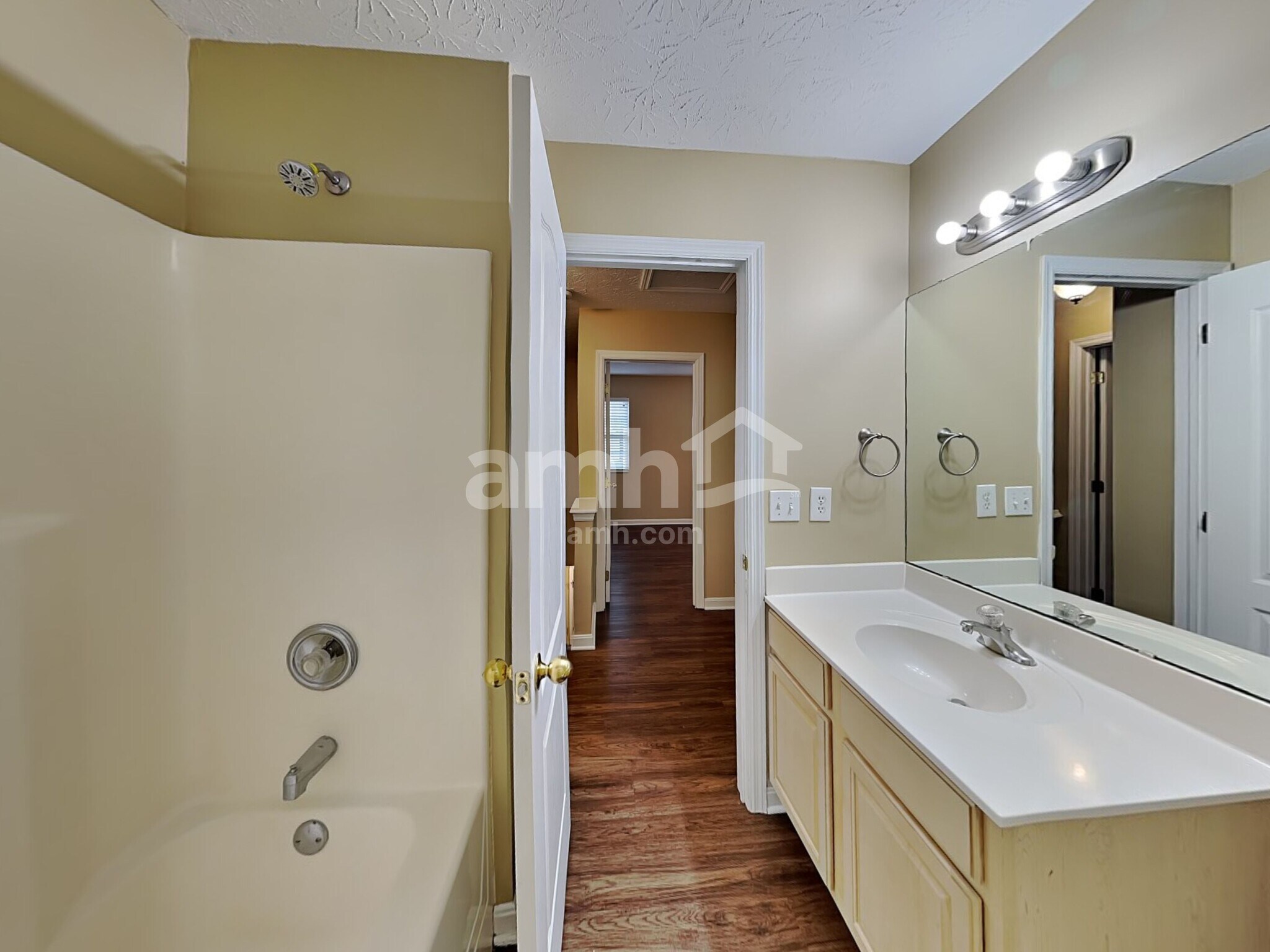 Building Photo - 2058 River Birch Dr