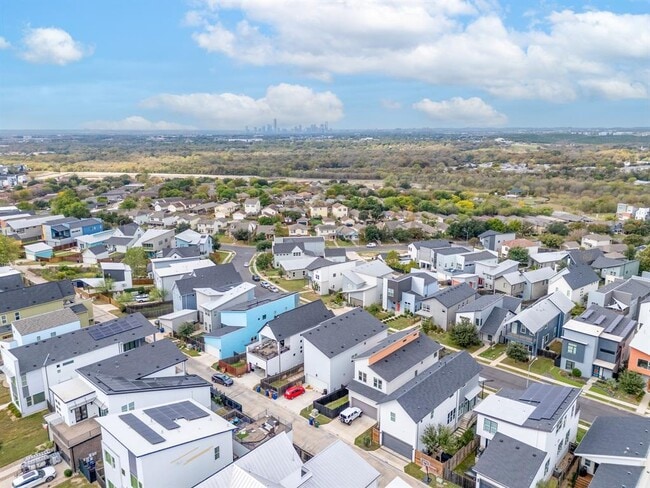 Building Photo - 6013 Florencia Ln