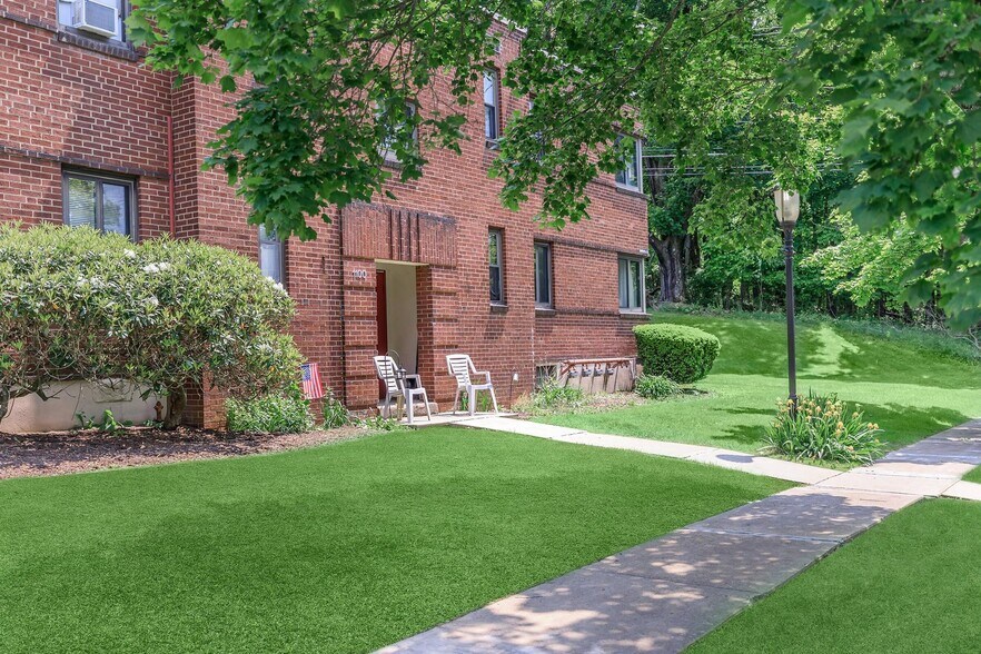 Building Photo - 1201 Heeney Ave