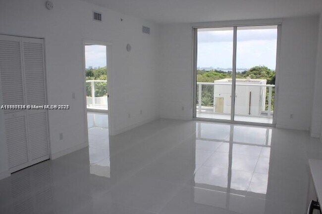 Building Photo - 4250 Biscayne Blvd