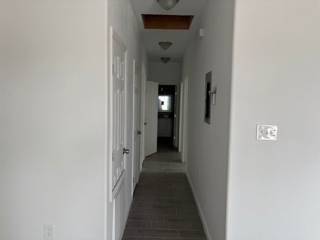 Building Photo - 311 Rosalinda Dr