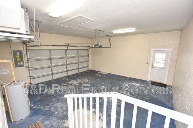 Building Photo - 302 W Belmar St