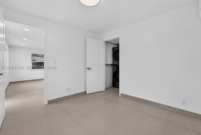 Building Photo - 3036 N 58th Ave