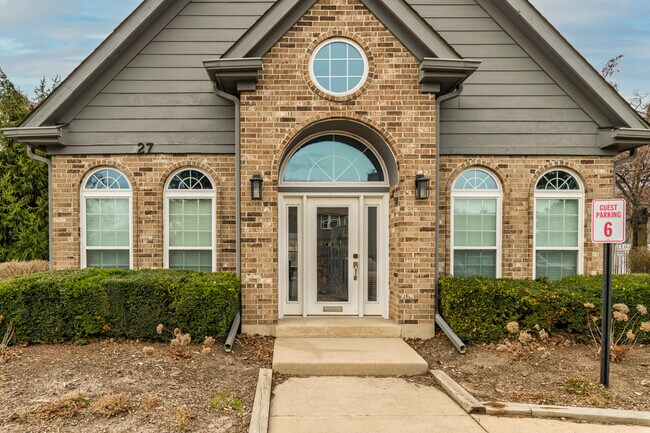 Building Photo - 43 Foxcroft Rd