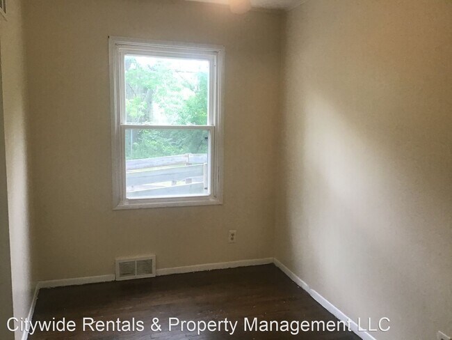 Building Photo - 3 br, 1 bath House - 3003 W. Carmen Ave