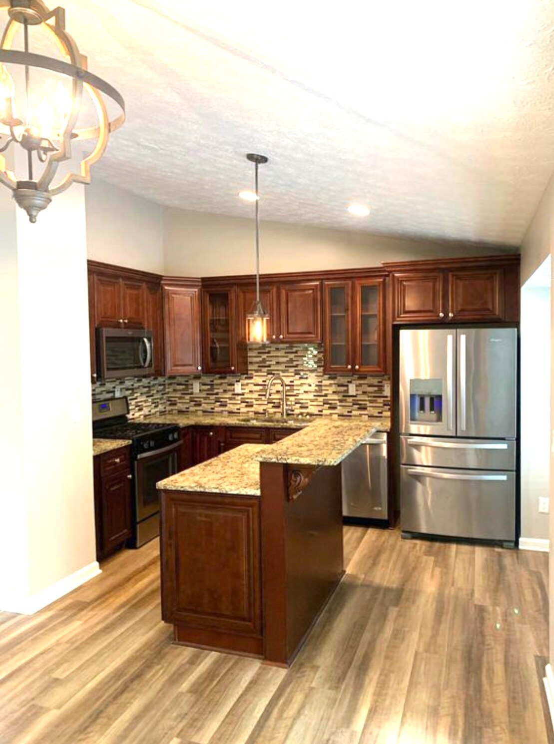 Building Photo - 211 Crabapple Ln