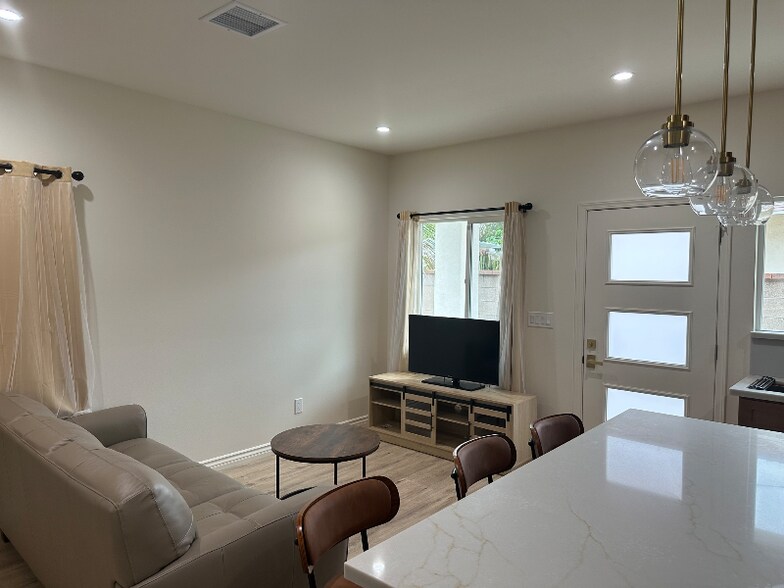 Building Photo - 10384 McDaniel Dr