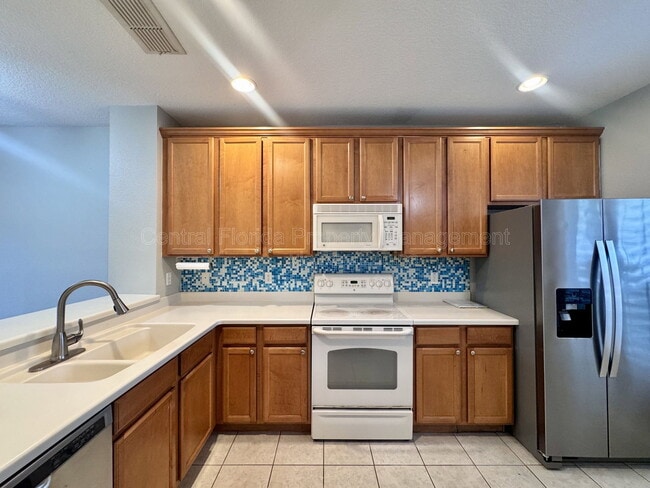 Building Photo - 3411 Wilshire Way Rd