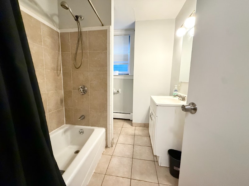 Building Photo - 101 1/2 Calumet St