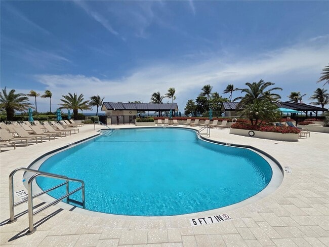 Building Photo - 4900 N Ocean Blvd