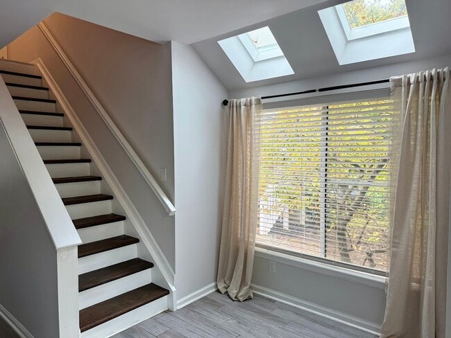 Building Photo - Fully furnished, private 2-story VB Condo!