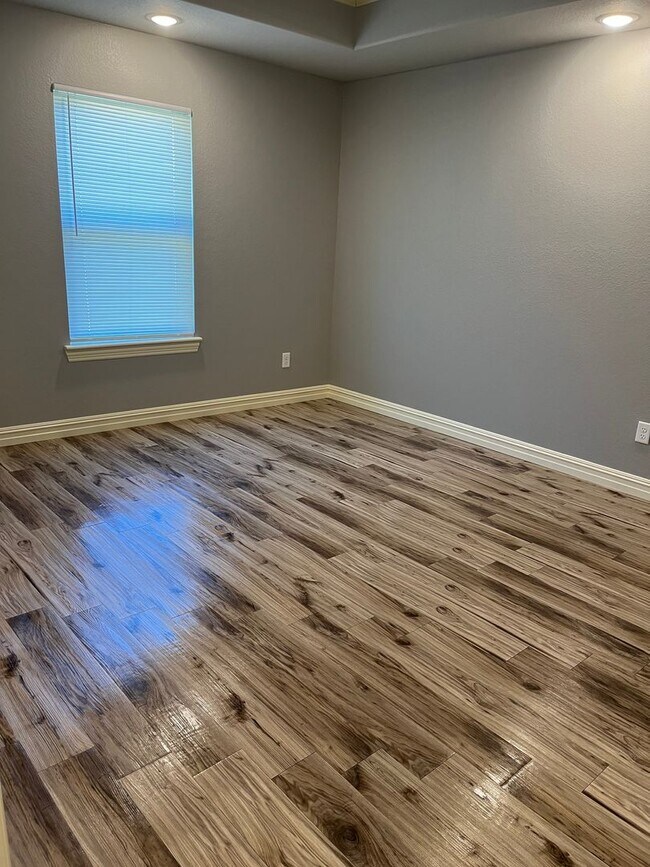 Building Photo - **Call Heather at 479-208-0305 to discuss ...