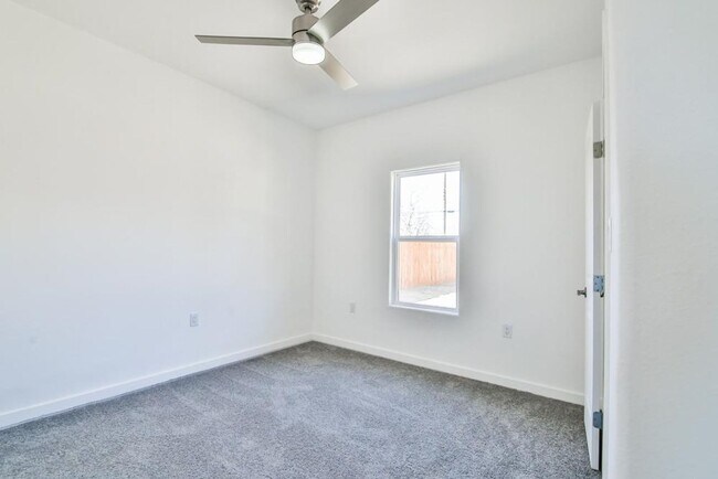 Building Photo - Beautiful Newer Construction Home