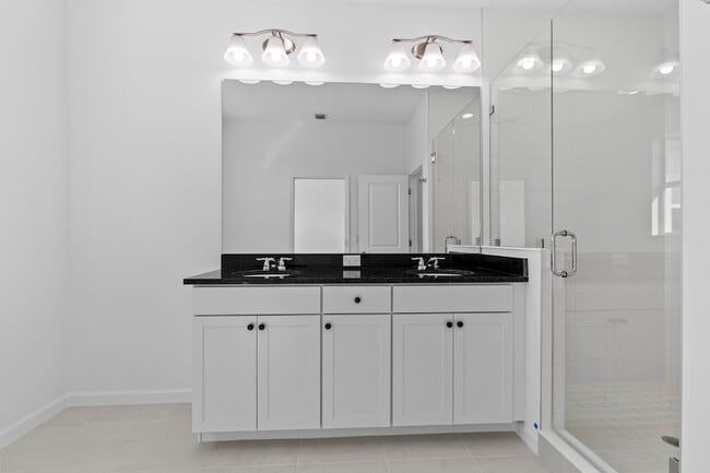 Building Photo - 4404 Longwood Lk Sq