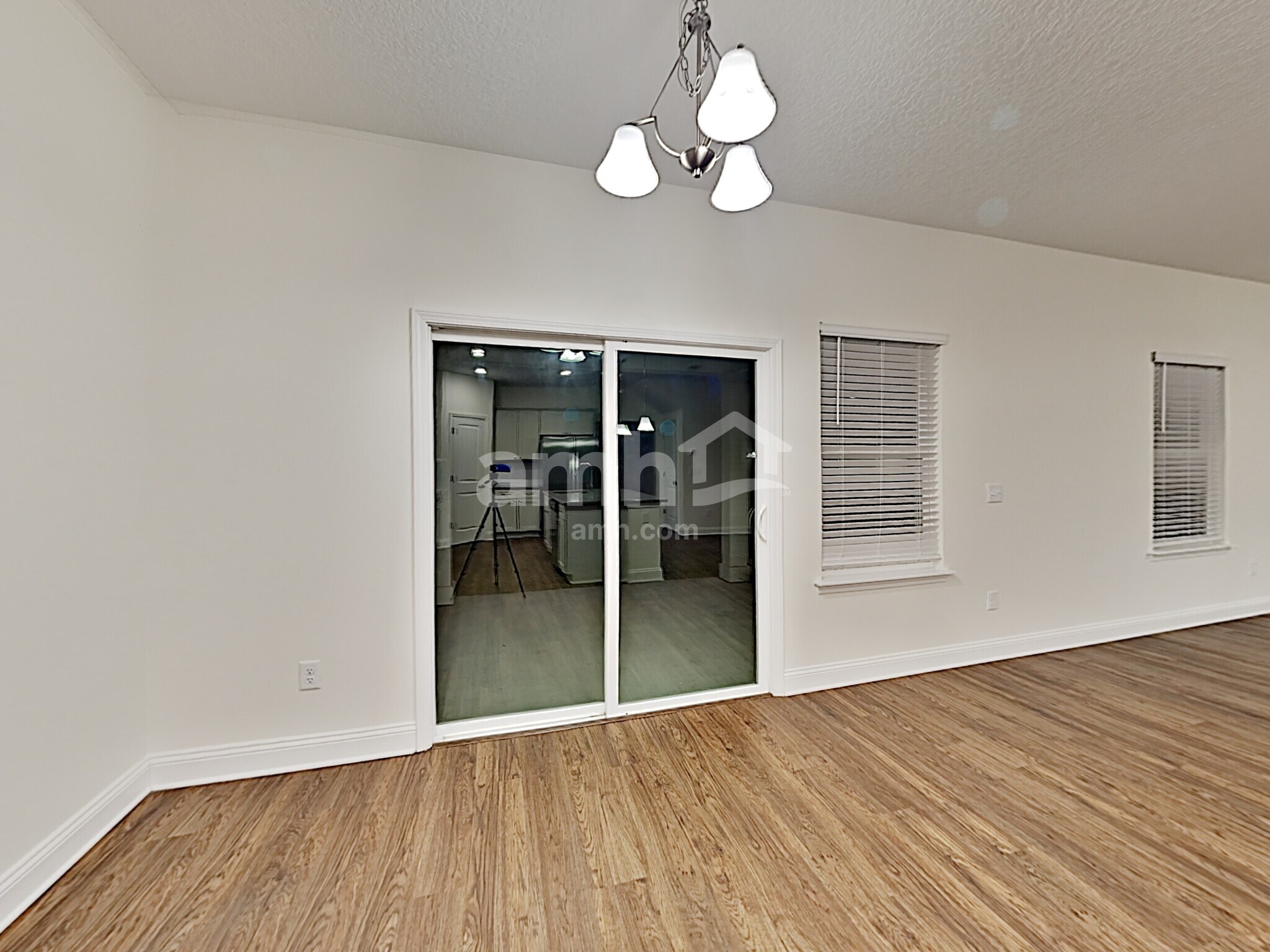 Building Photo - 3102 Creek Village Ln