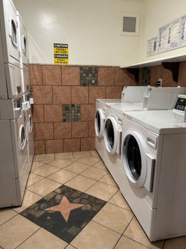 Building Photo - 4735 W Broadway