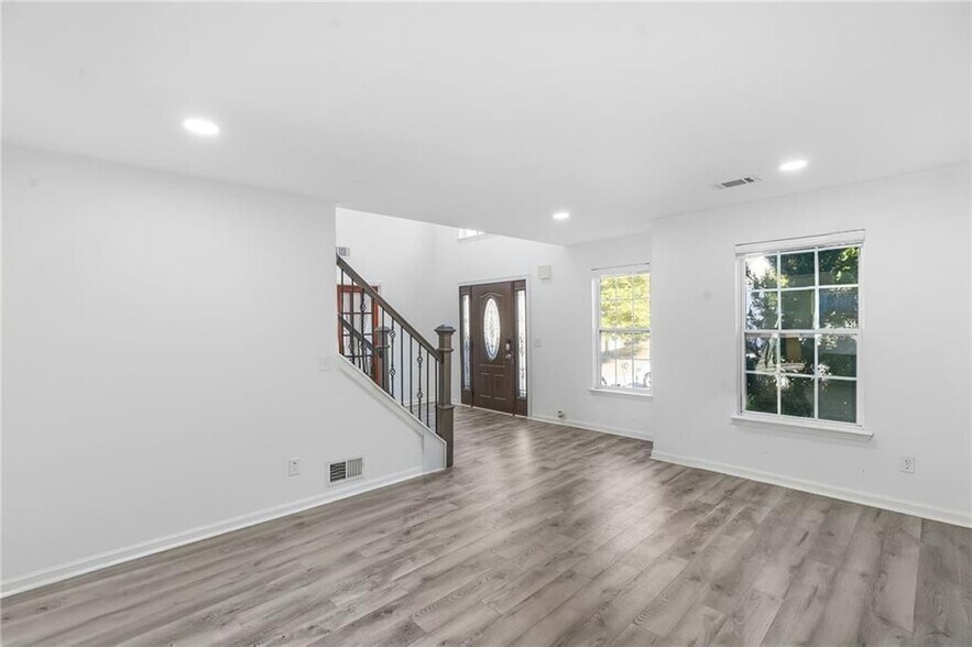 Building Photo - 1443 Wilson Manor Cir SE