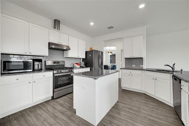 Building Photo - 5630 Elwood Dr