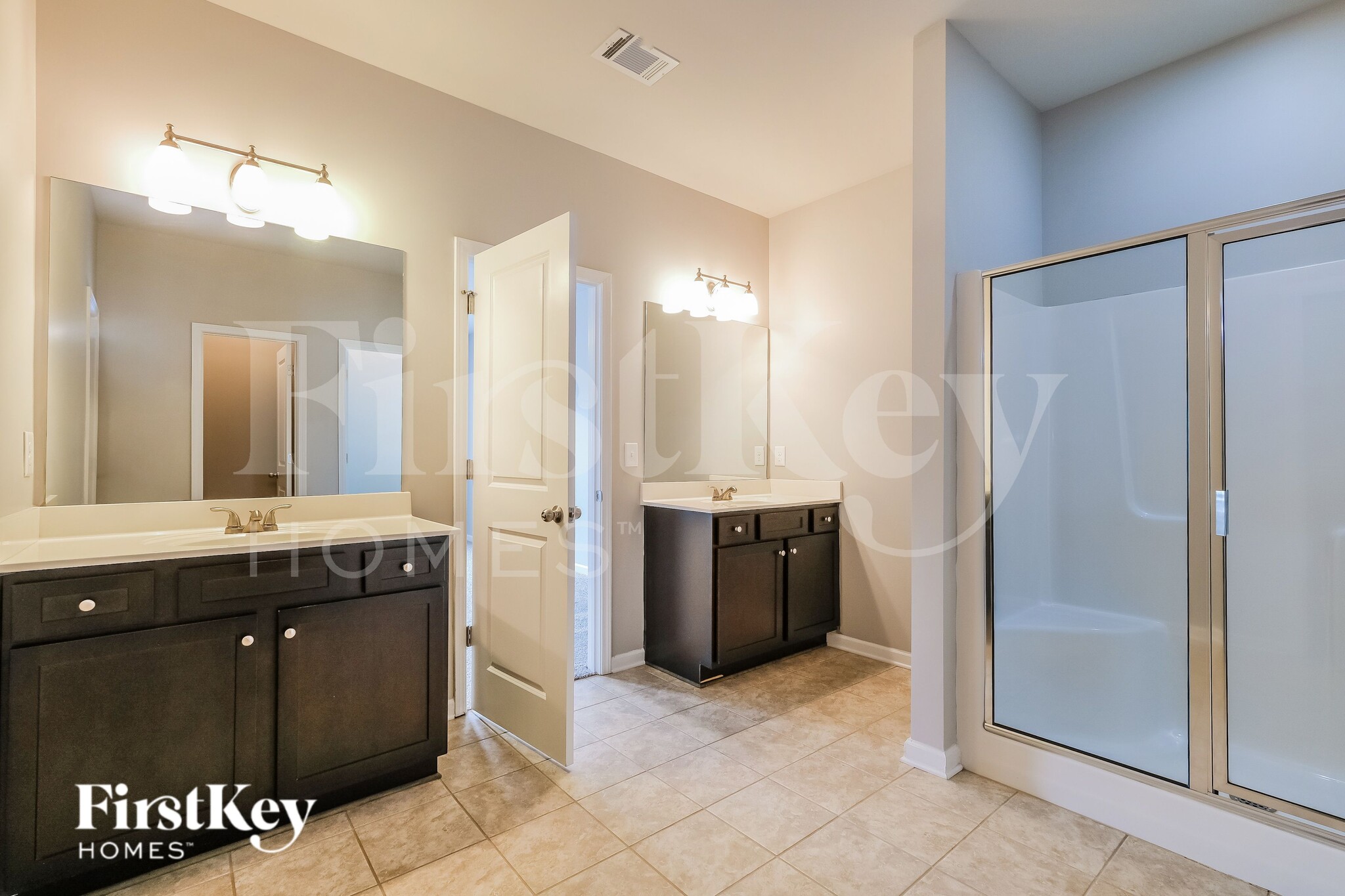 Building Photo - 4475 Clubside Dr