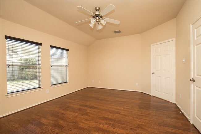 Building Photo - 416 Laddingford Ln