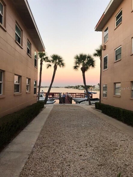 Building Photo - 6161 Gulf Winds Dr