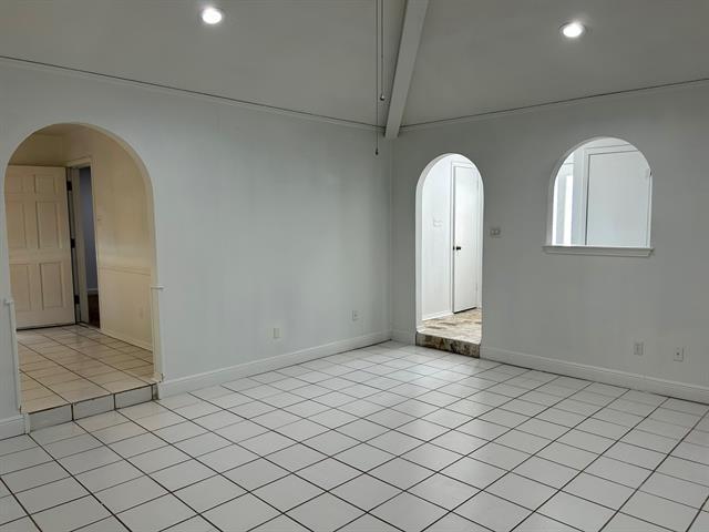 Building Photo - 1709 Vicksburg Dr