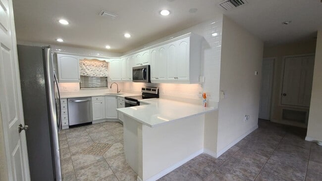 Building Photo - 399 Barberry Ln