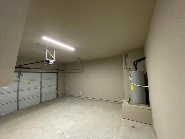 Building Photo - 9765 Grosbeak Ln