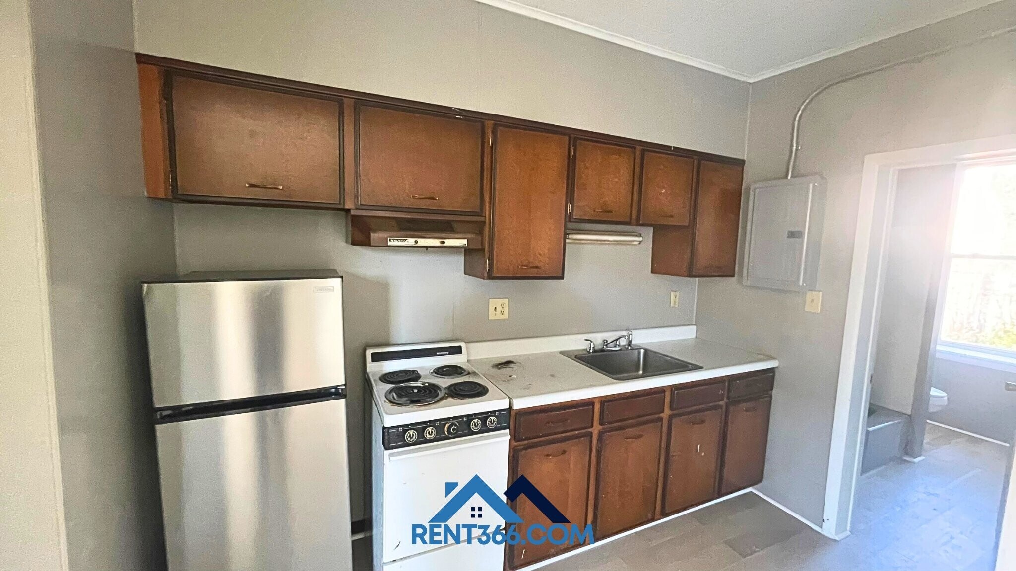 Building Photo - 101 N George St