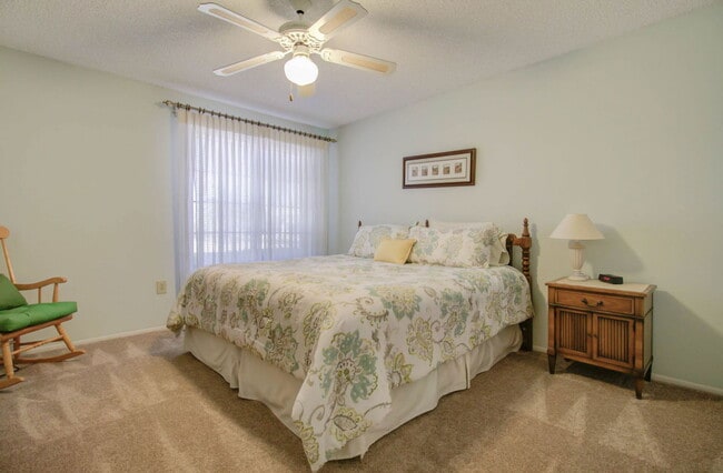 Building Photo - 14743 W Yosemite Dr