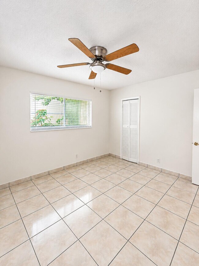 Building Photo - 1814 E Oakland Park Blvd