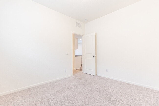 Building Photo - 5631 Pearl Mdw