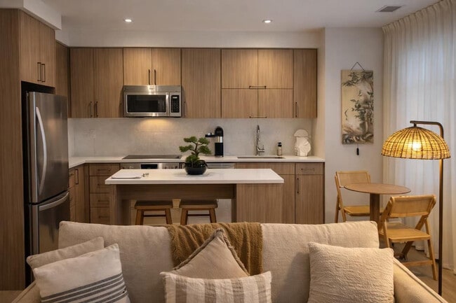 Building Photo - 1330 Wallach Pl NW